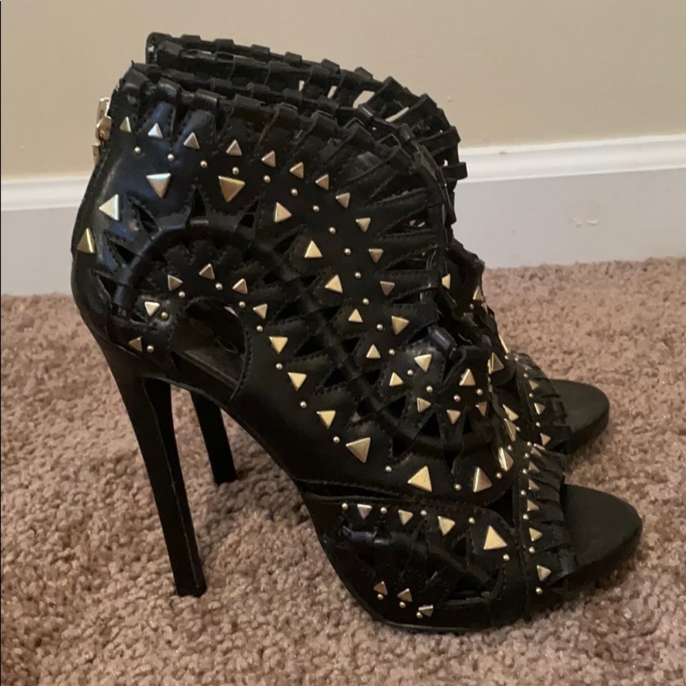 Bebe booties sz 6